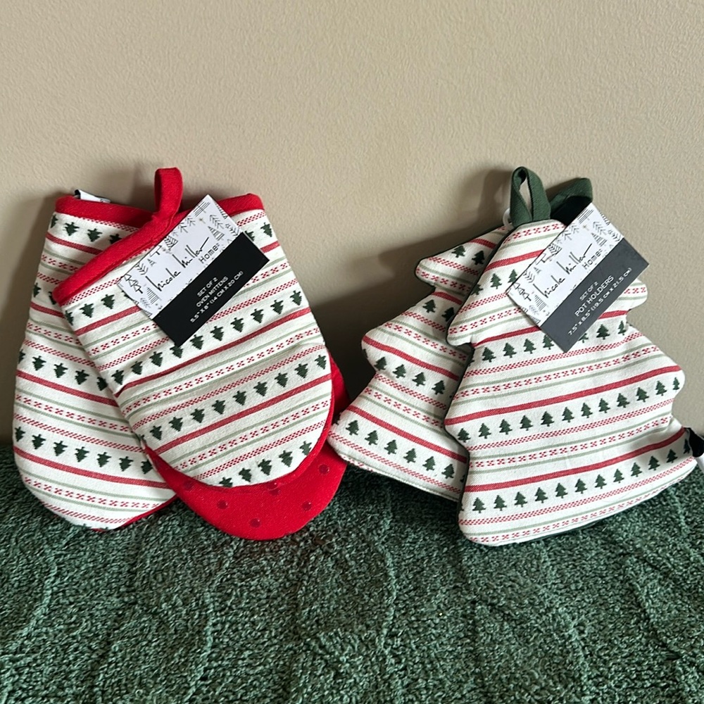 Nicole Miller Pot Holders Christmas Tree Set of 2 NEW